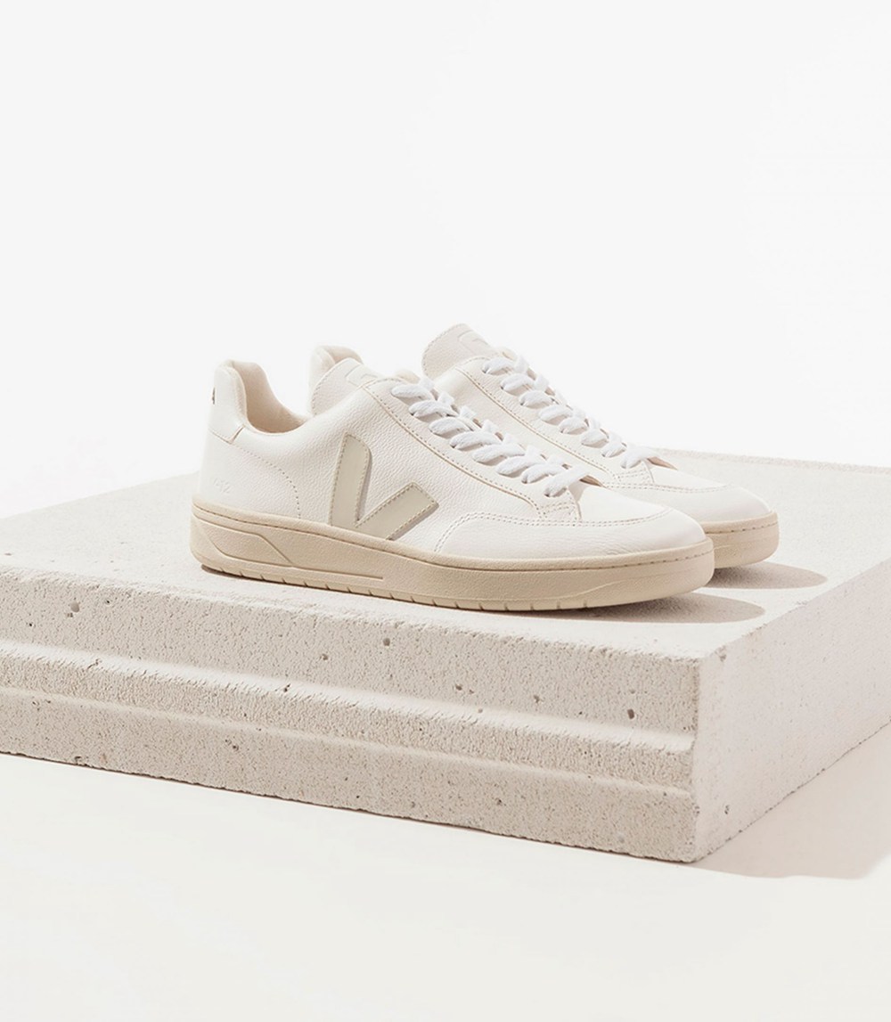 Veja Sneakers Herr - V-12 Chromefree Läder - Vita - 074652-INT